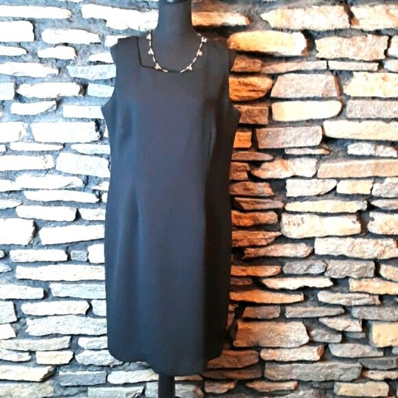 Laura Scott basic sleeveless black dress sz 16 - Picture 1 of 7